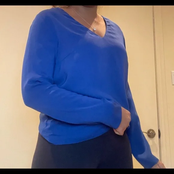 CUTE BLOUSE - Picture 2 of 2